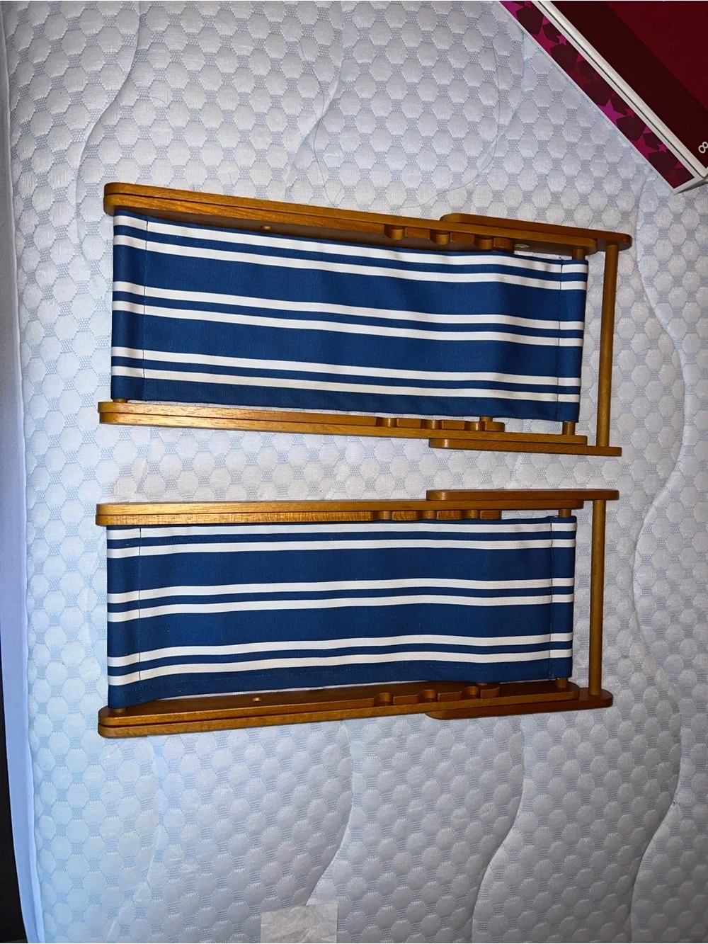 American Girl Kit Kittredge Blue and White Striped Beach Lounge Chairs (Pair)